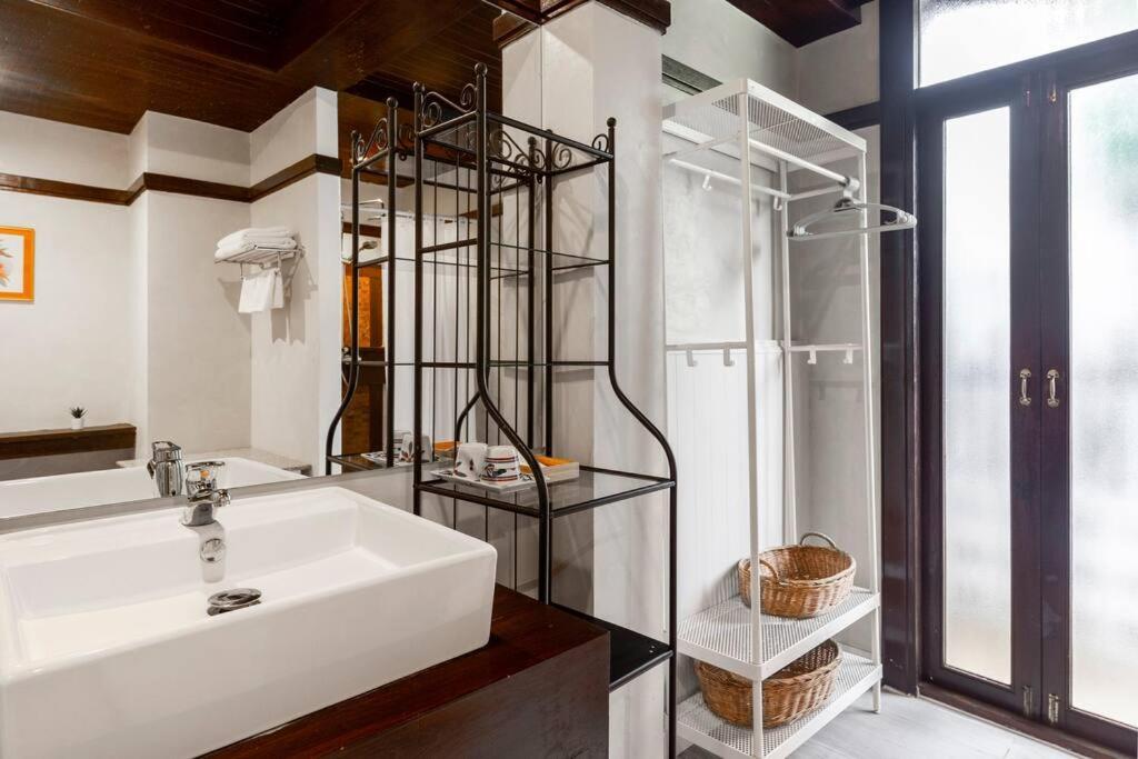 Sclass Villa & Swimming Pool , 10 Min From Airport Chiang Mai Bagian luar foto